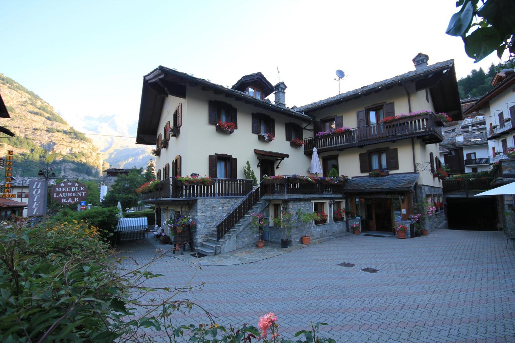 Maison Laurent Курмайор Екстериор снимка
