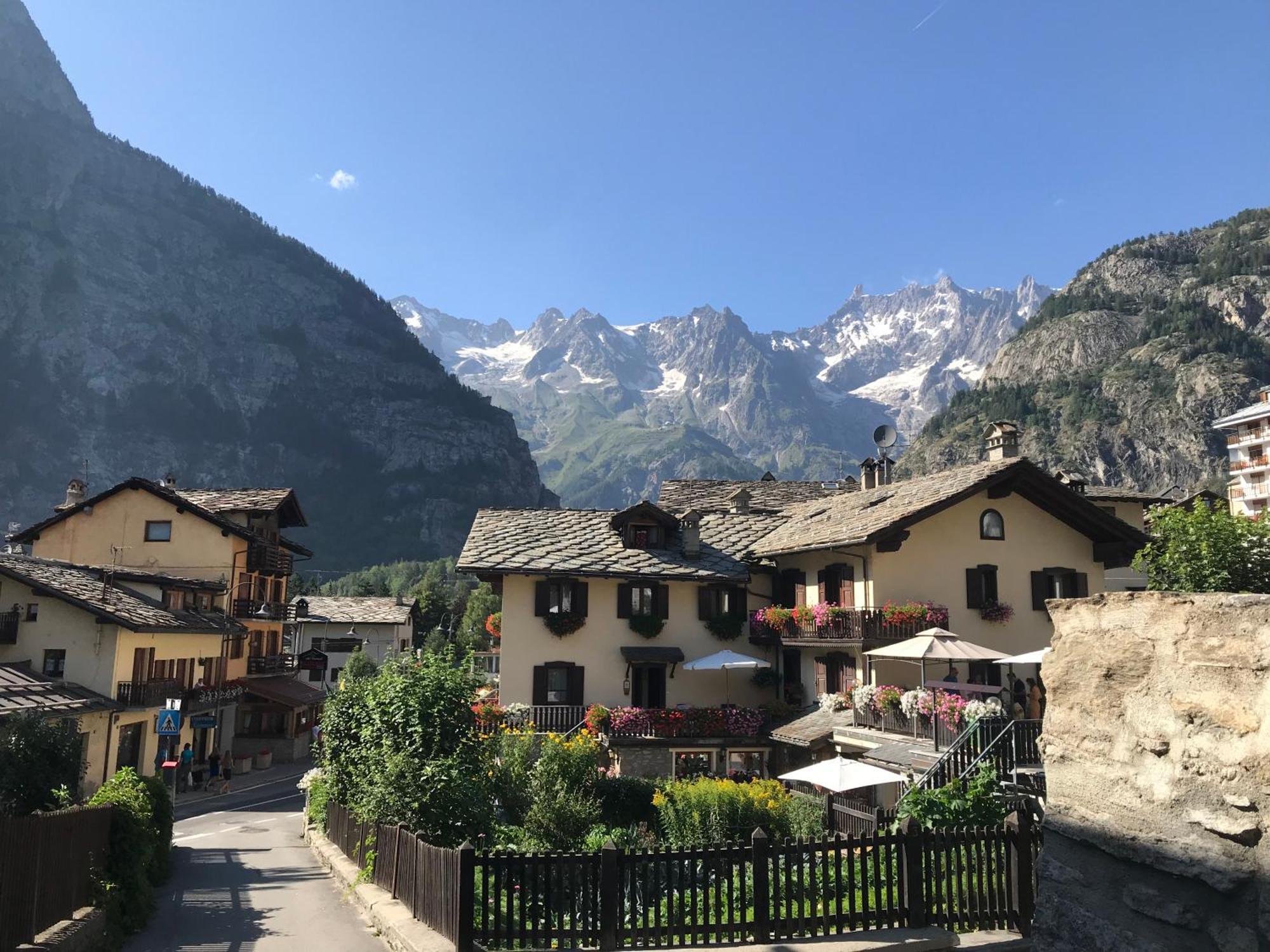 Maison Laurent Курмайор Екстериор снимка