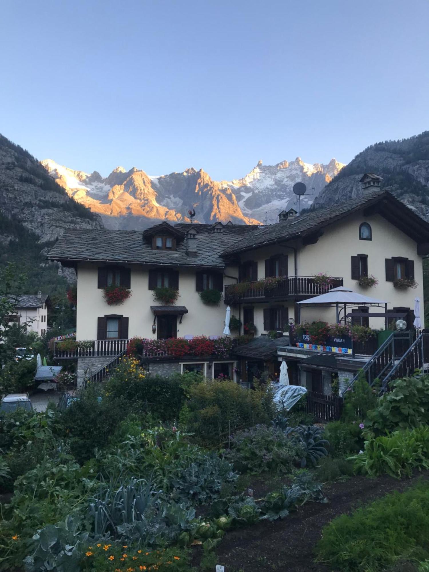 Maison Laurent Курмайор Екстериор снимка
